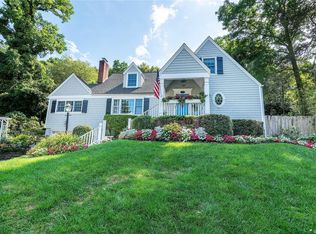 78 Chester St, Locust Valley, NY 11560