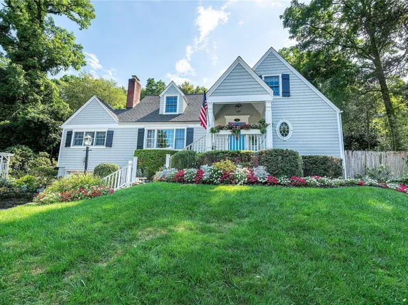 78 Chester Street, Locust Valley, NY 11560