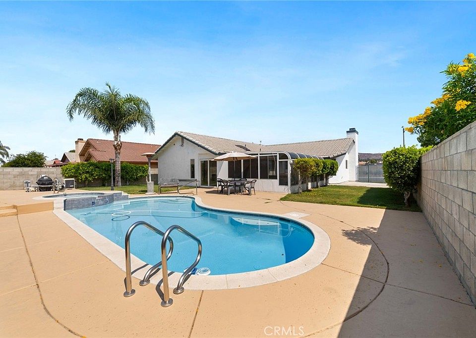 1st image of 26337 Dracaea Ave