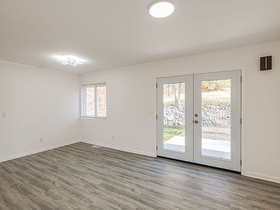 4th image of 55 Buford Ln