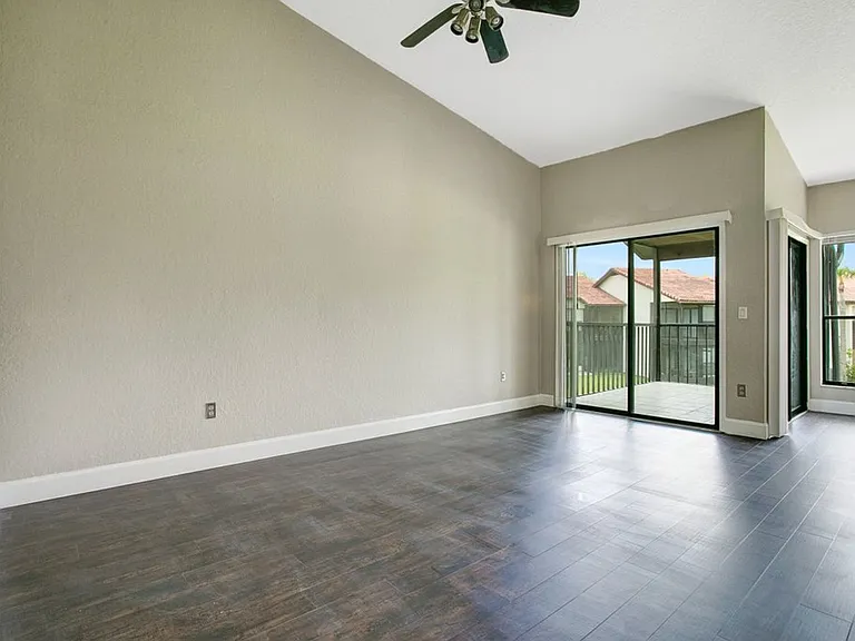 1346 Stearman Ct #16 — Photo 4