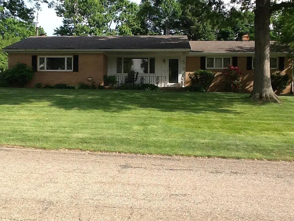 2328 52nd St NE photo 1