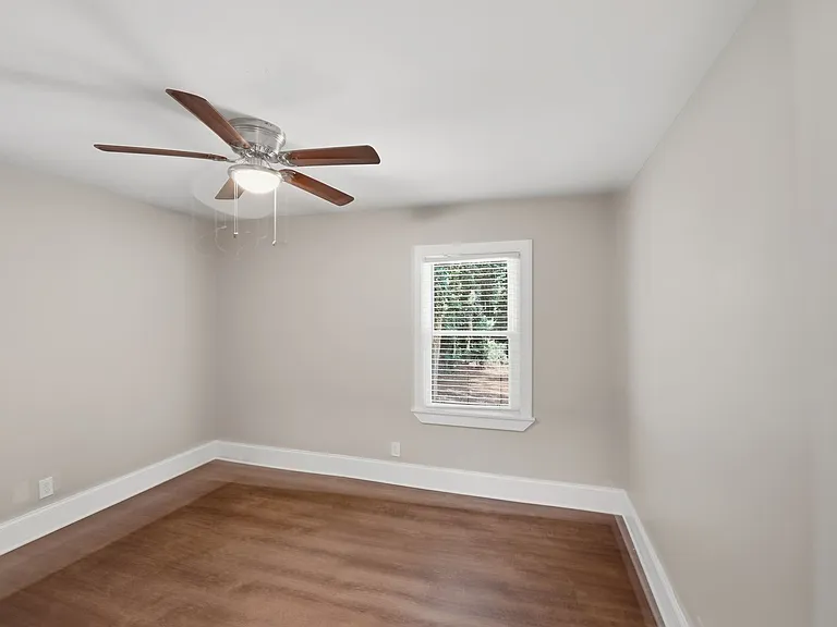 4239 Dinglewood Ave — Photo 10