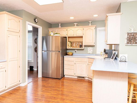 5th image of 8508 W Dale Ct