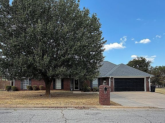 1st image of 117 Redbud Ln