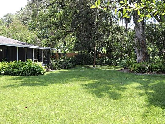 5th image of 643 Queens Cir