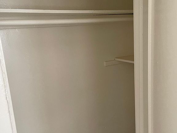 4th image of 5930 1/4 Arlington Ave #2