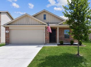 453 Falling Star Dr, Haslet, TX 76052