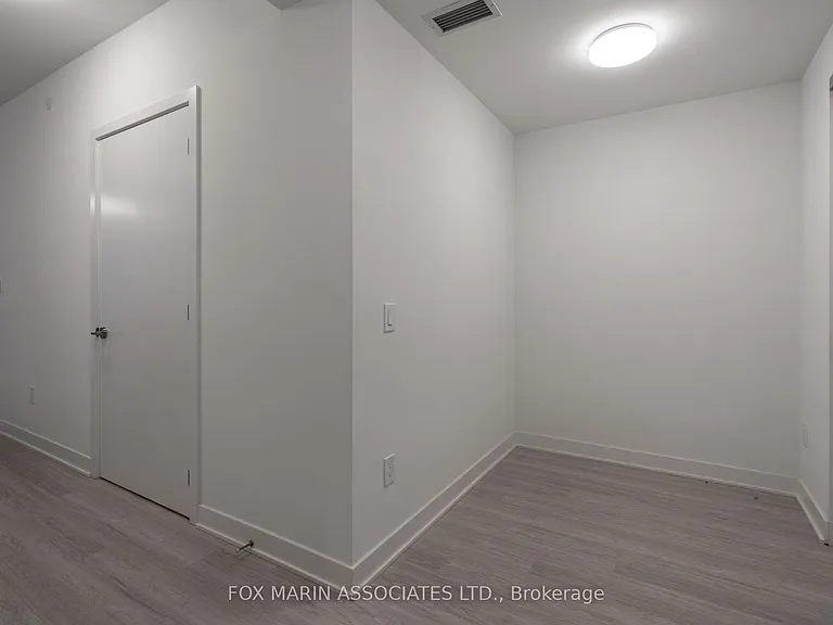 11 Yorkville Ave #802 — Photo 11