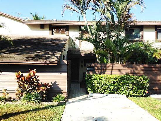7118 SW 105 COURT AT MONTEREY WILLAS