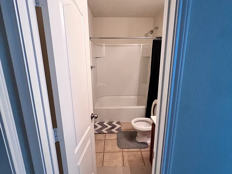 Full Bath - Upstairs Bathroom/Shower