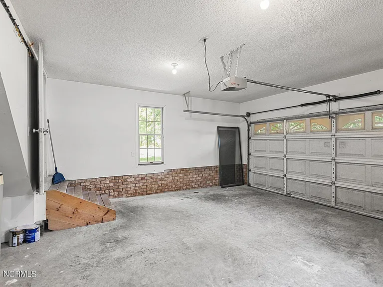 5722 Gondolier Dr — Photo 37