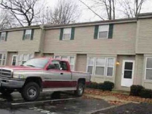 3rd image of 7807 Barkwood Dr