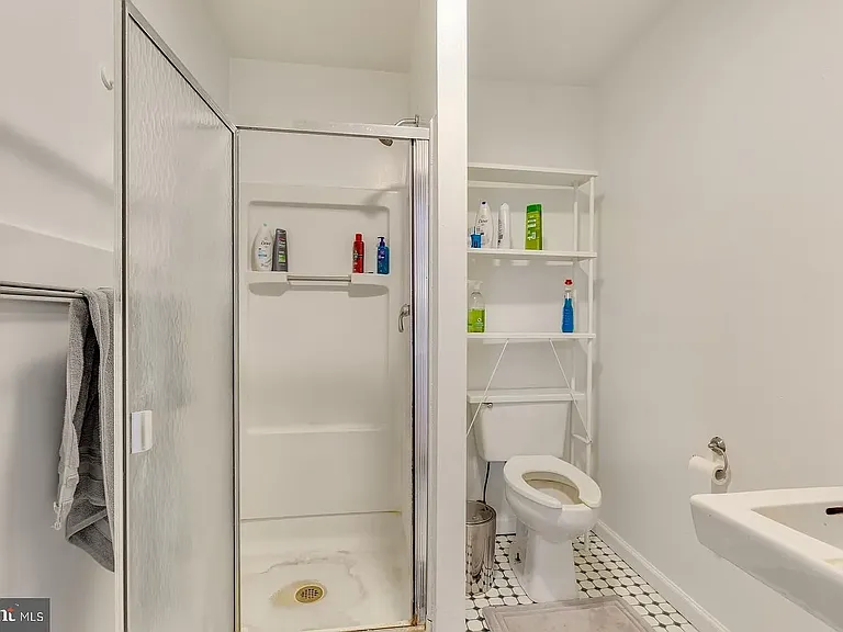 200 Krams Ave #2-3 — Photo 11