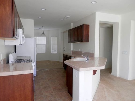 5th image of 440 S Sand Crane Cir