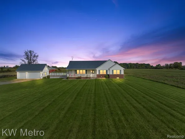 160 Dorrow Rd, Imlay City, MI 48444
