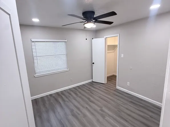 2752 E Ledbetter Dr #1, Dallas, TX 75211