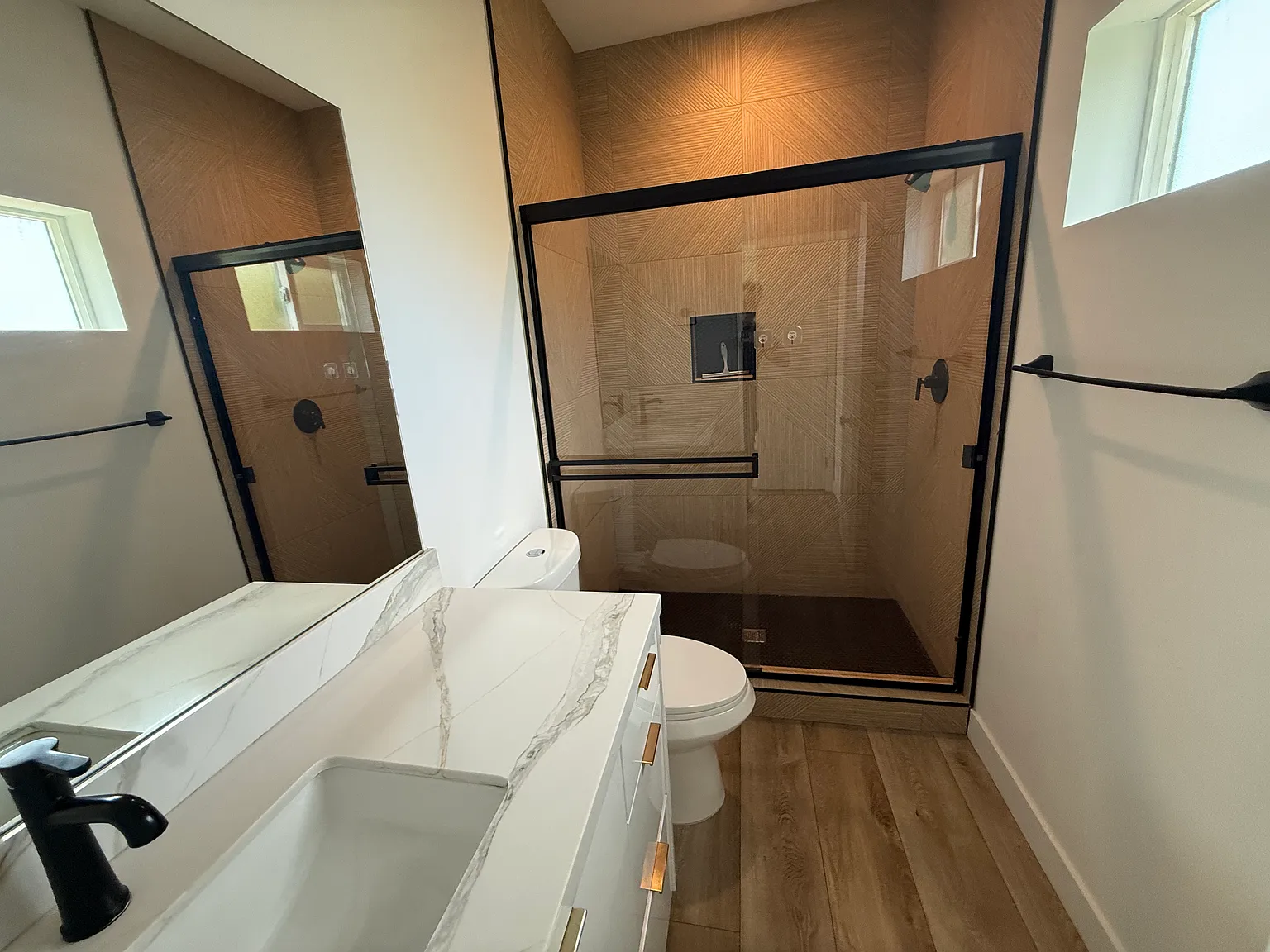 4 bed, 1400 sqft, $4,850 — Photo 4