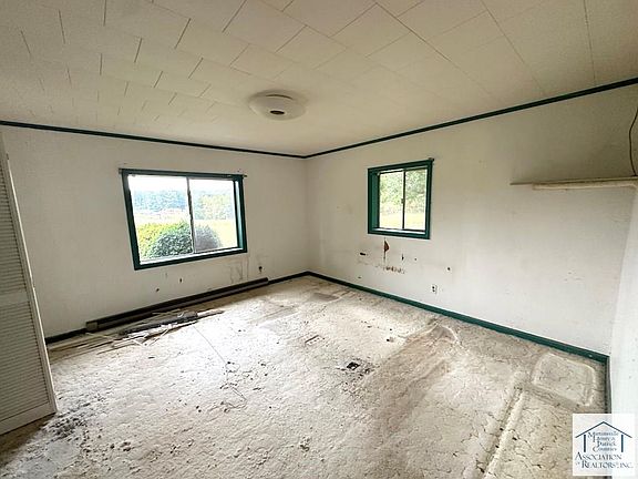 4th image of 483 Clearview Dr