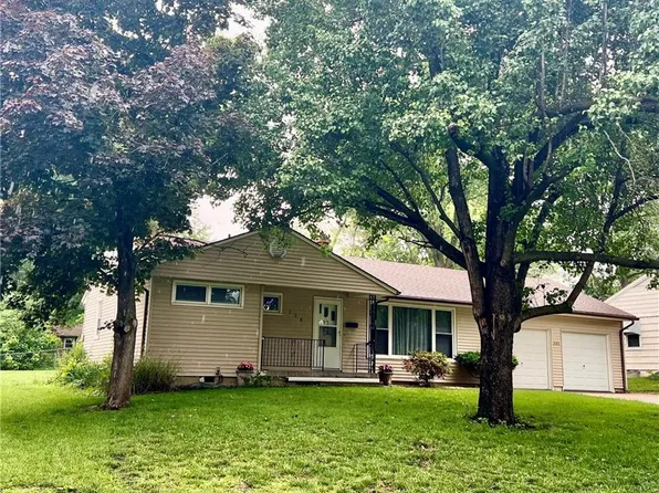 208 Manor Dr, Belton, MO 64012