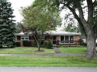 617 White Oak Dr, Roselle, IL