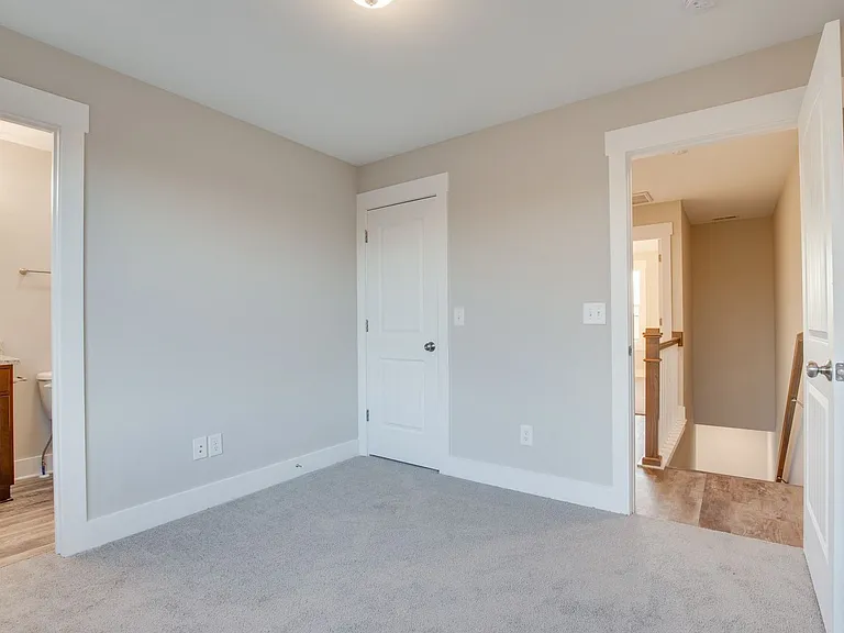 303 Harper Lndg — Photo 20
