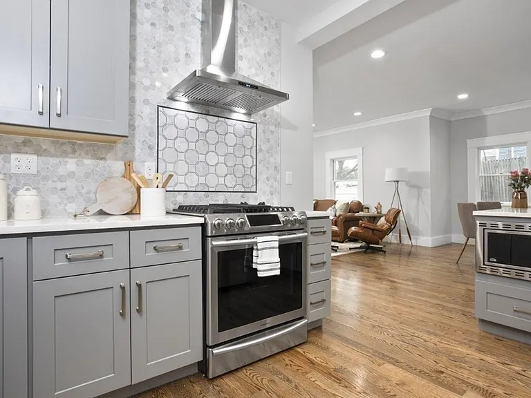 10 Grant St #1 — Photo 3