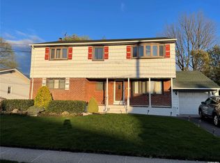 4 Cedar Ave, Bethpage, NY 11714