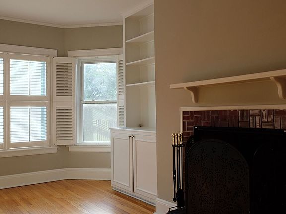 4th image of 3519 N Pine Grove Ave #25