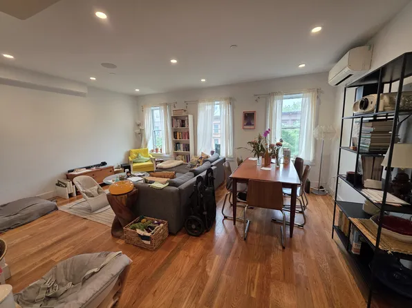 129 Quincy Street image 1 of 11