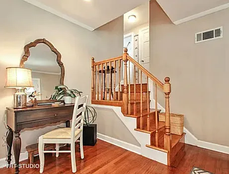 3207 Illinois Rd — Photo 2