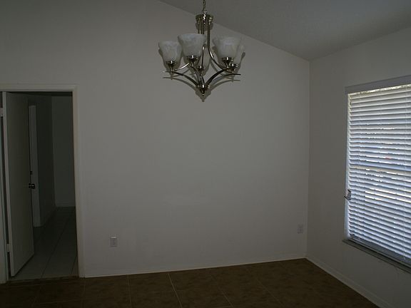 3rd image of 3204 Thorn Ct