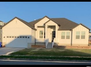 561 N Pinnacle Ln, Saratoga Springs, UT 84045