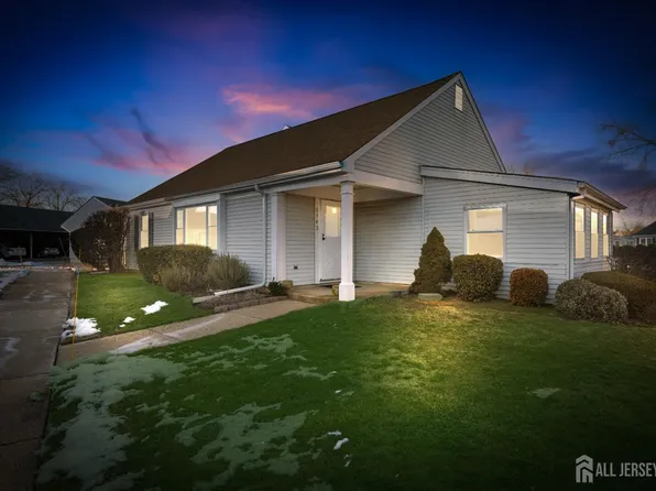 142C Providence Way, Monroe Township, NJ 08831