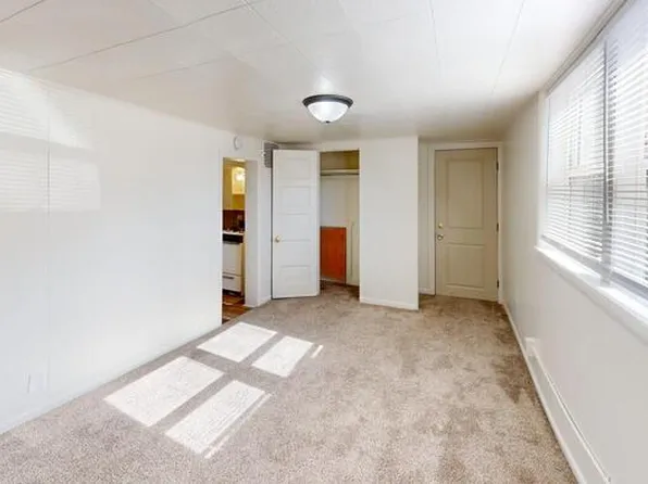 1002 N 4th St, Bismarck, ND