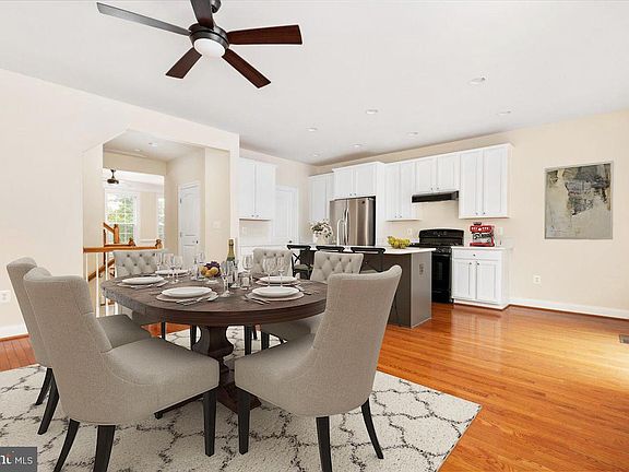3rd image of 15862 Mackenzie Manor Dr
