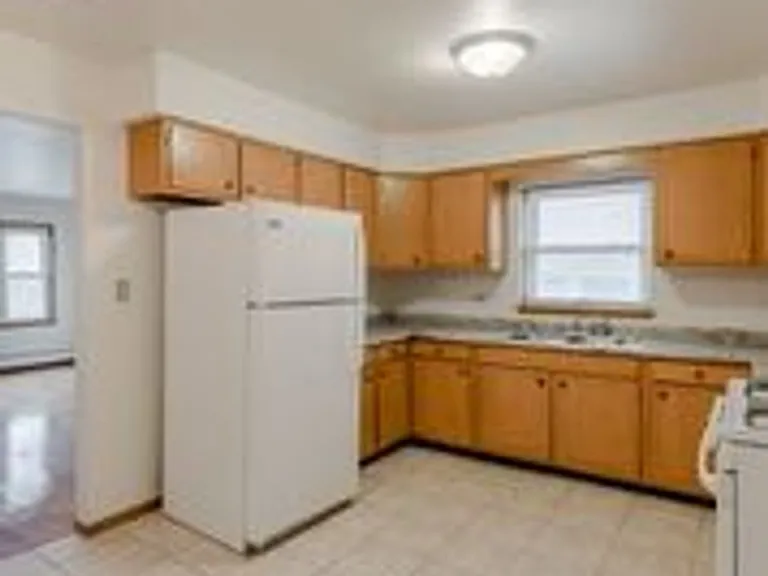 148 Des Plaines Ave — Photo 8