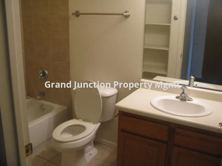 497 Coronado Ct #B — Photo 5