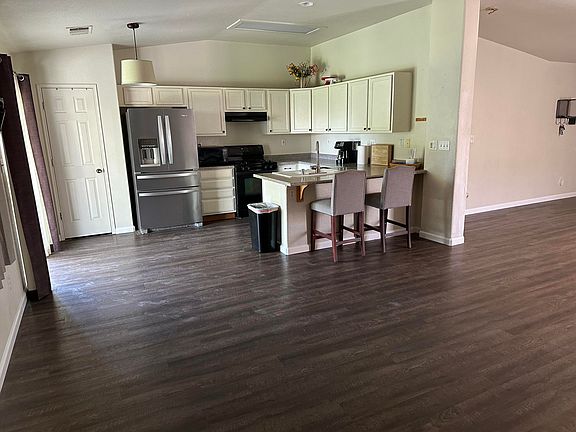 4th image of 1463 N Michael Street