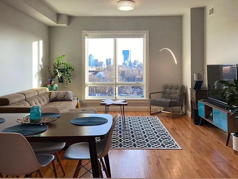 15 Guild St #403 — Photo 3