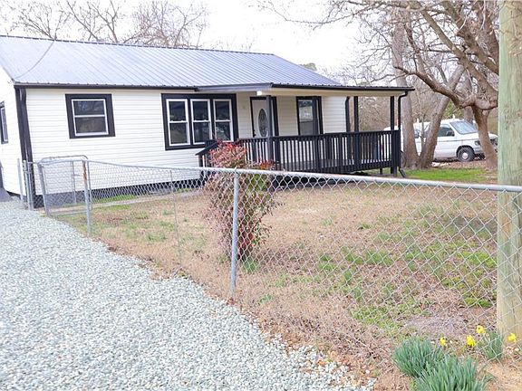 3rd image of 2316 Melrose Dr