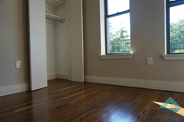 Rented by EXR | media 32
