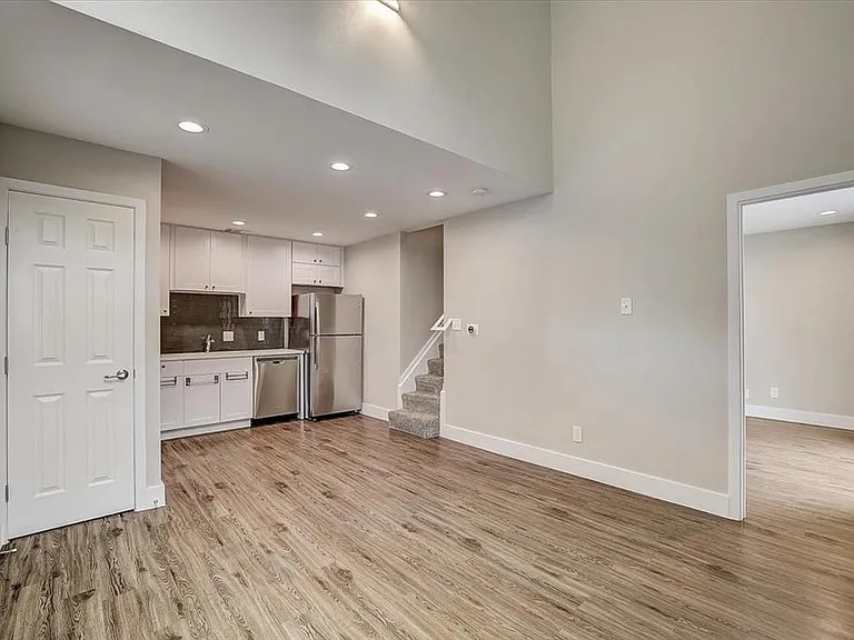935 La Posada Dr #222 — Photo 8