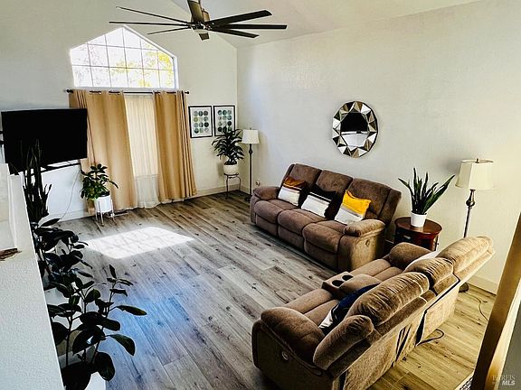 3rd image of 960 Anderson Drive
