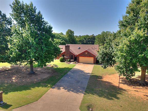 3rd image of 2201 Dena Dr