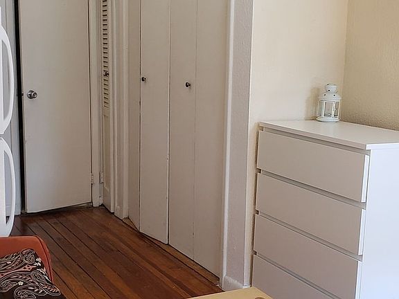 2nd image of 34-10 42nd St #2