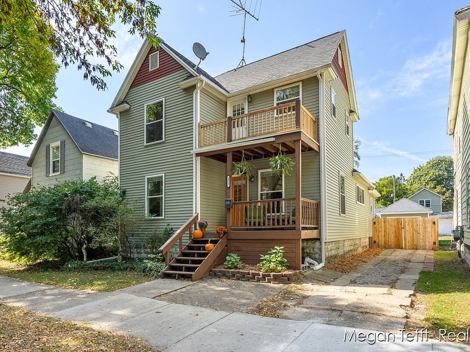 1st image of 1017 Lincoln Ave NW