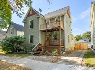 1017 Lincoln Ave NW, Grand Rapids, MI 49504