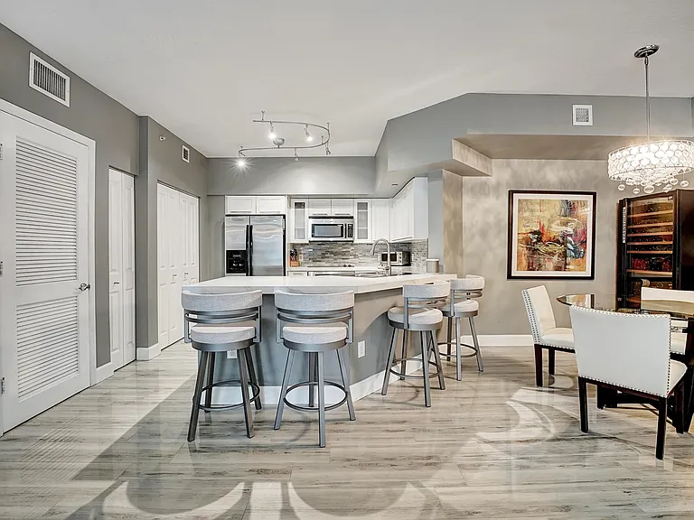 235 NE 1st St #413 — Photo 9