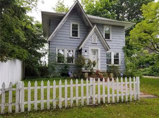 30 Waite Ave, Cranston, RI 02905